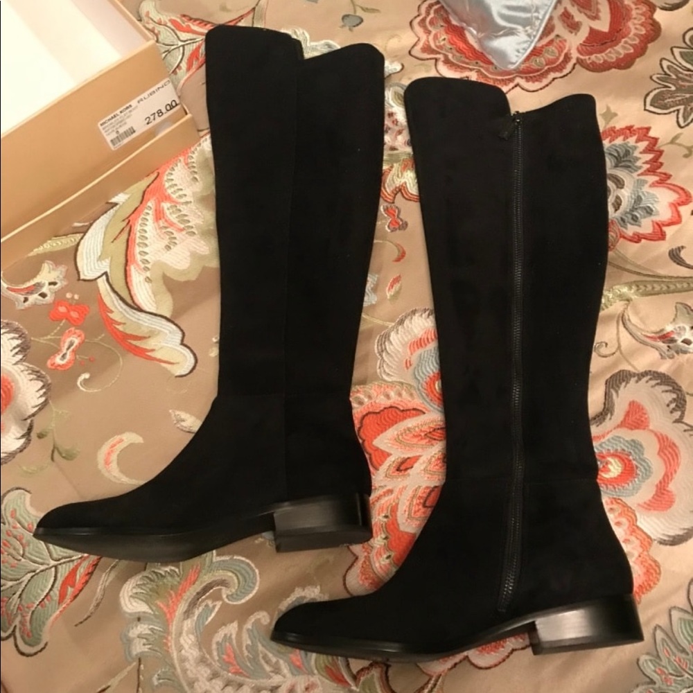 MICHAEL KORS BLACK SUEDE BOOTS 🖤